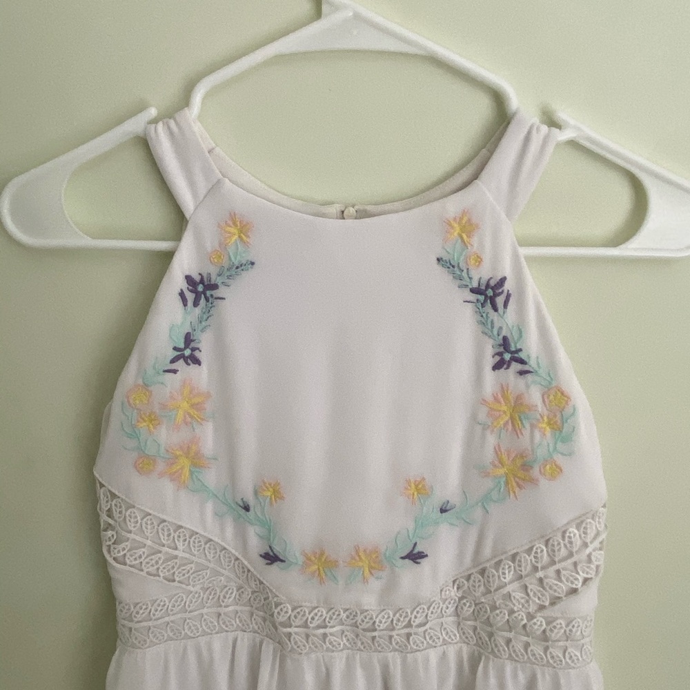 IZbyer white high low dress w/ cut away neckline - Picture 2 of 5